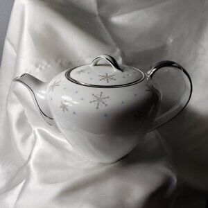 Vintage Fantasy 7550 Fine China from Japan Teapot Gray snow flake Blue star
